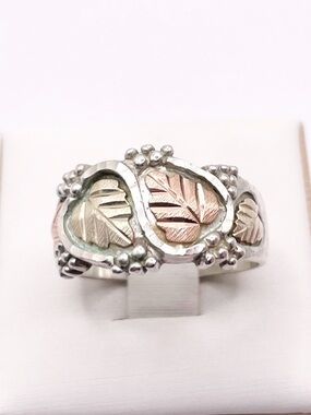Size 8.5 Tri-Color Leaf Accent Women's Ring - Black Hills Style